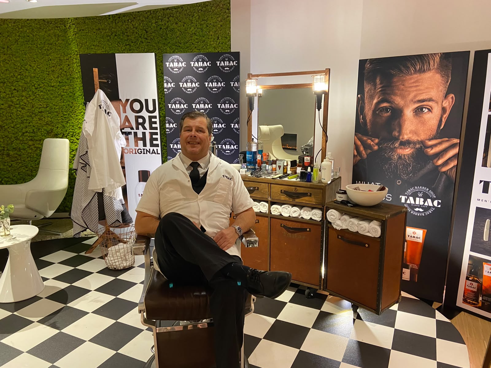 Ray in de kappersstoel